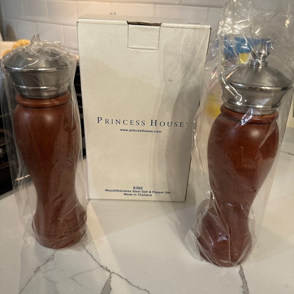 Wood Stainless Steel Salt & Pepper Shaker